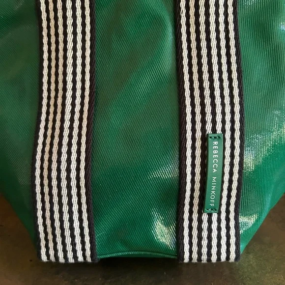 Rebecca Minkoff 💚🖤Green and Black Tote with Glossy Finish - Picture 7 of 9